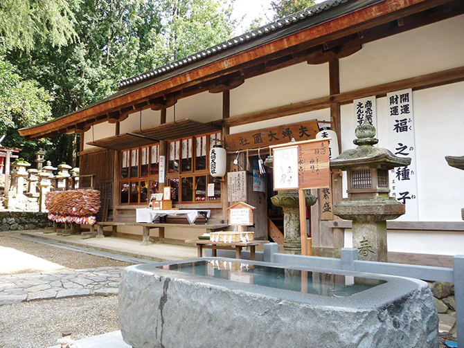 春日大社夫婦大国社